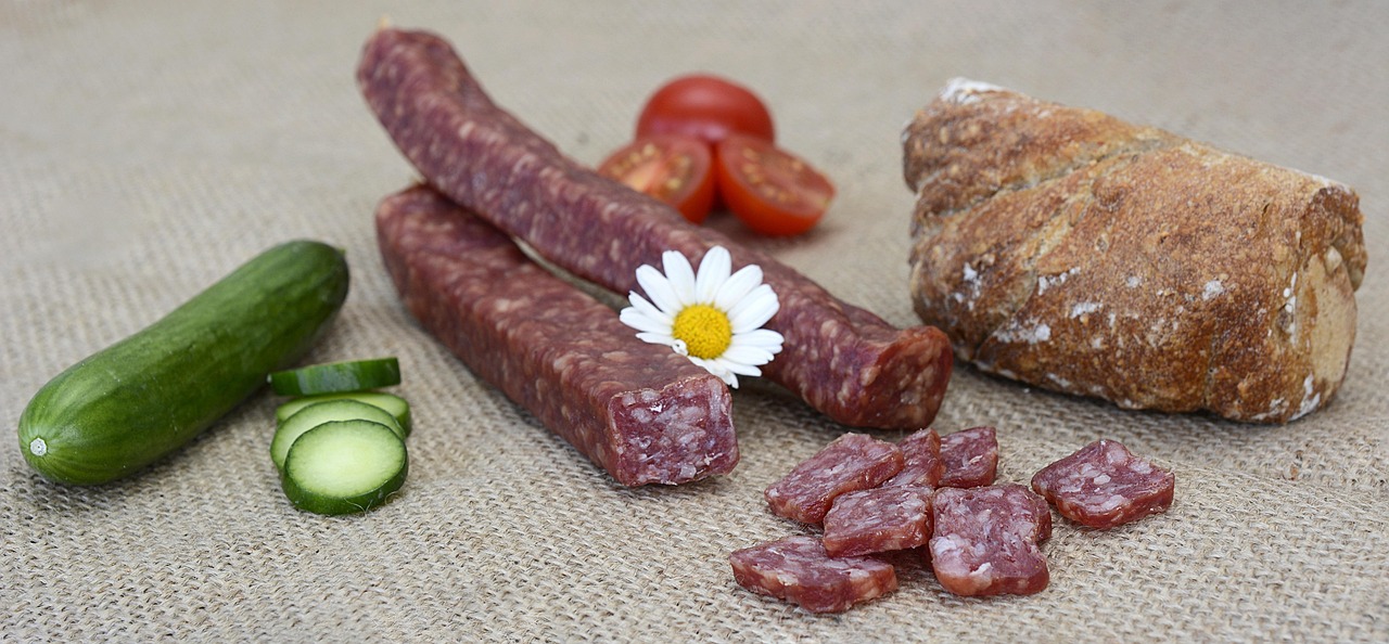 landjäger, sausage, spicy, food, air dried, smoked, bun, tomatoes, enjoy the meal, meal, snack, snack cucumber, raw sausage